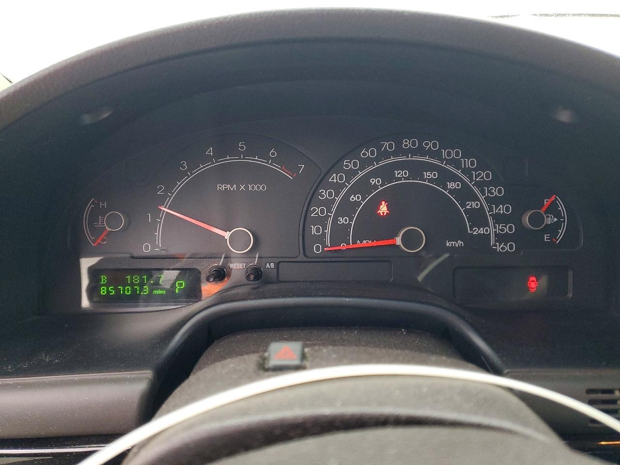 2003 Lincoln Townhouse LS