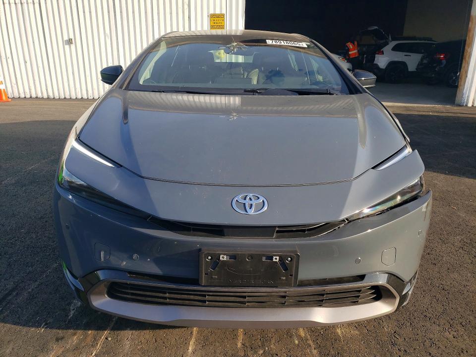 2024 Toyota Prius xle