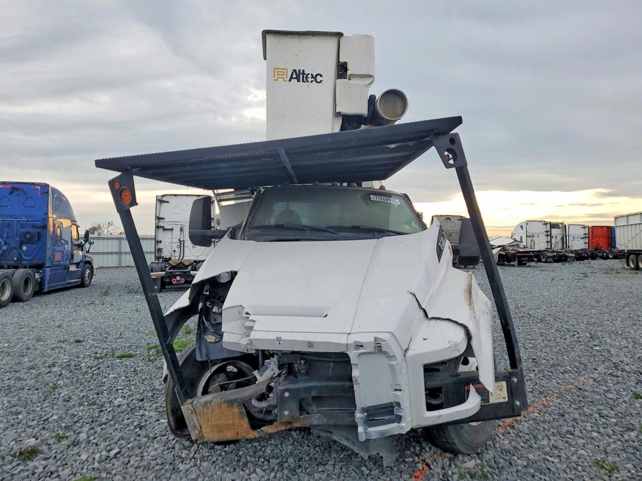2022 Ford F750 Super Duty Forestry Bucket Truck