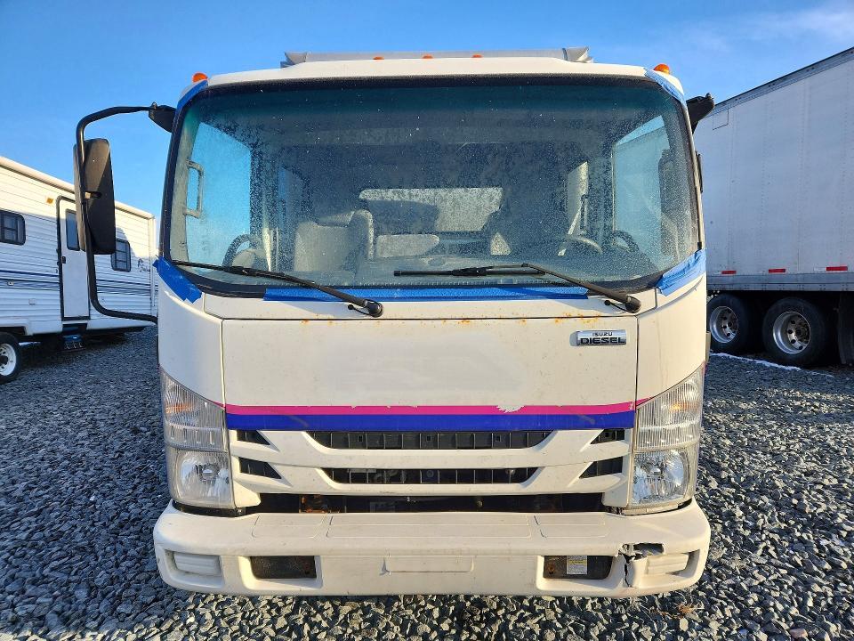 2019 Isuzu NRR BOX Truck