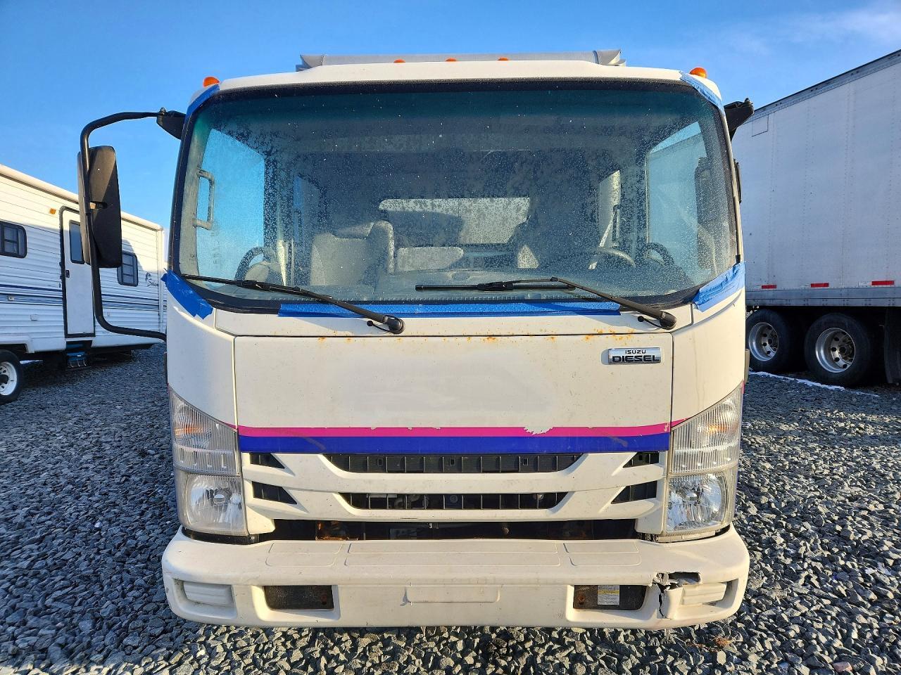 2019 Isuzu NRR BOX Truck