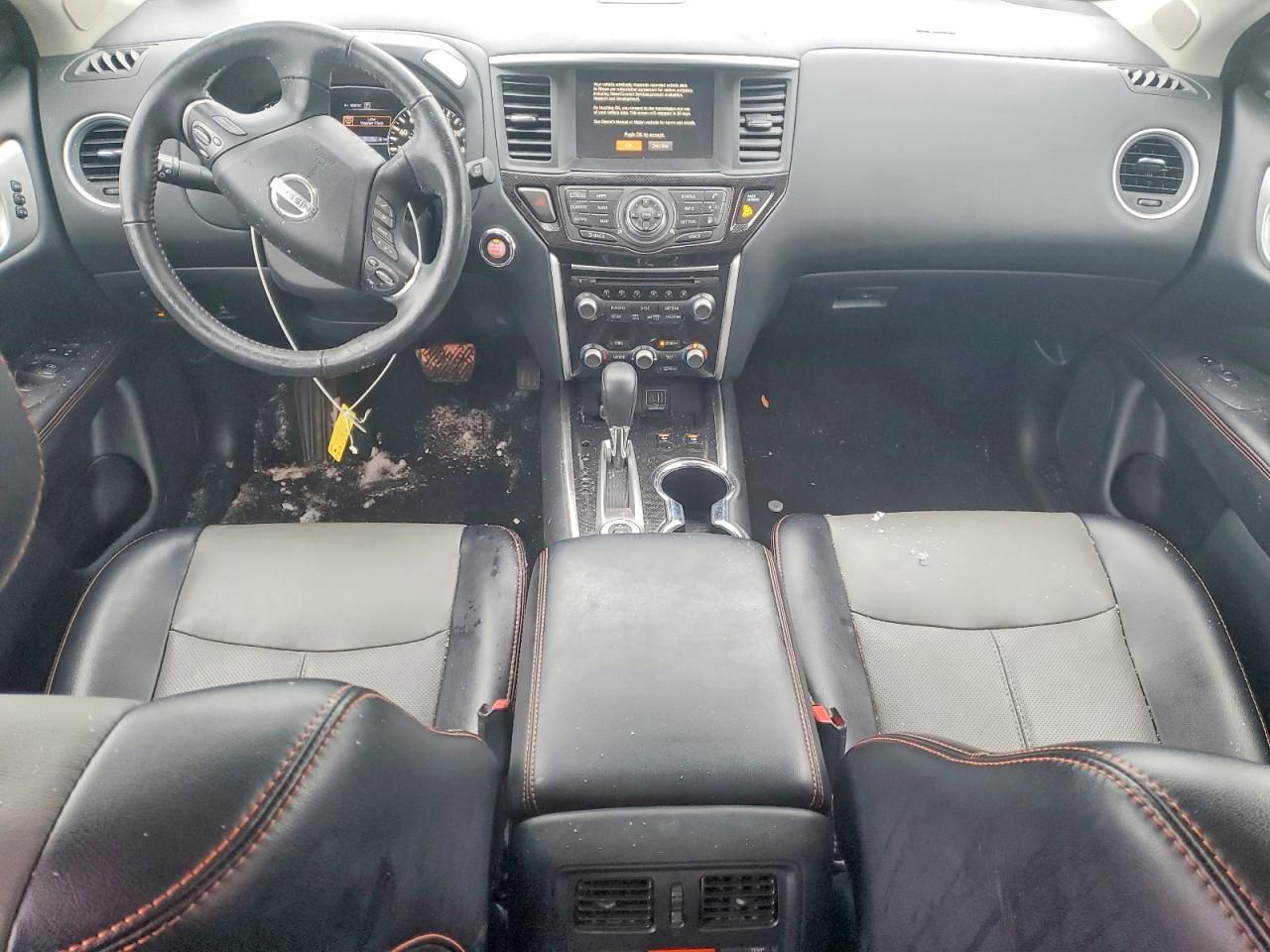 2020 Nissan Pathfinder sl