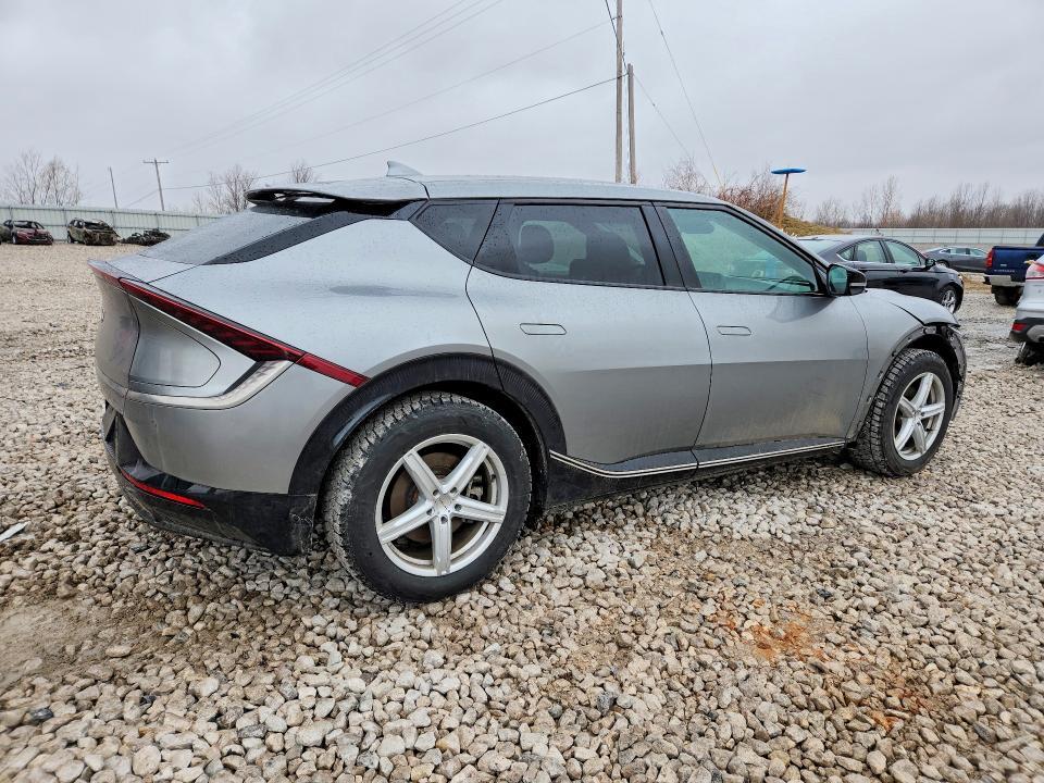 2022 KIA EV6 Light