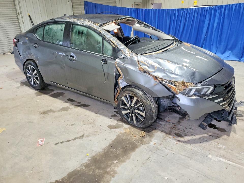 2024 Nissan Versa sv