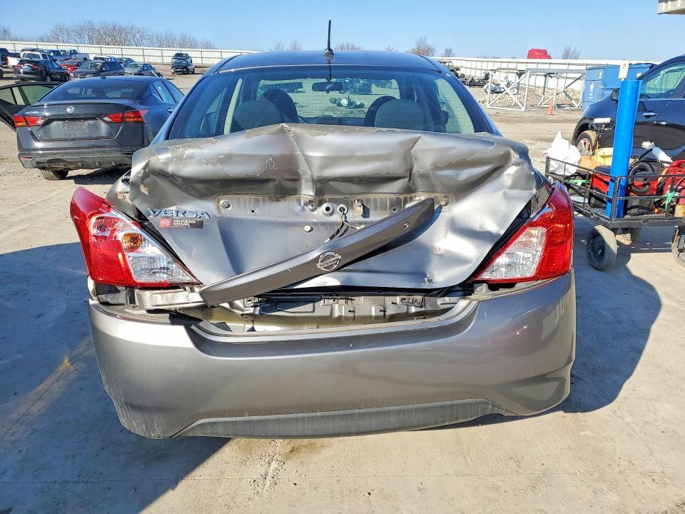 2016 Nissan Versa s