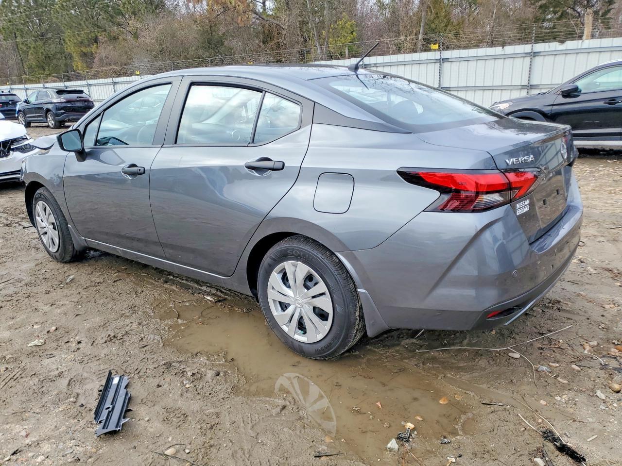 2025 Nissan Versa s