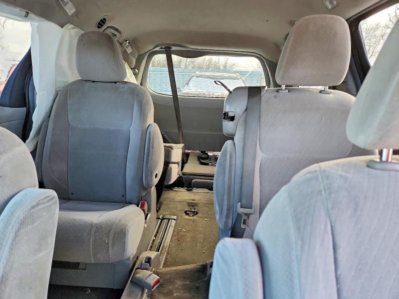 2015 Toyota Sienna le