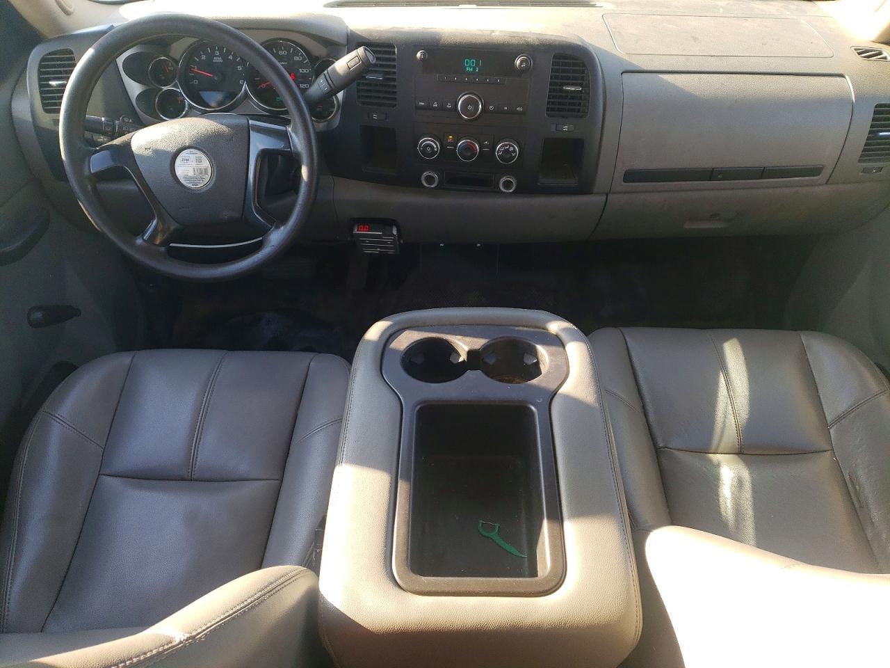 2010 Chev Rolet Silverado Flatbed Truck