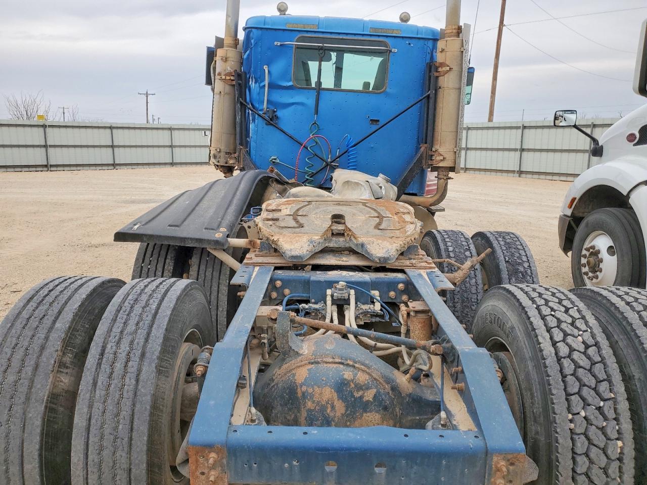 2006 International L9327 Semi Truck