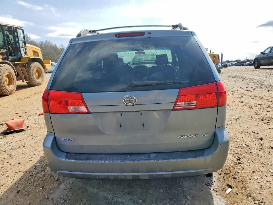 2004 Toyota Sienna le 7 Passenger