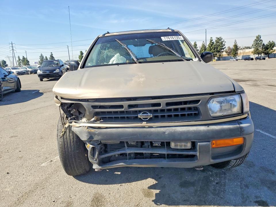 1997 Nissan Pathfinder xe