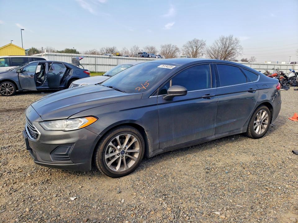 2019 Ford Fusion se