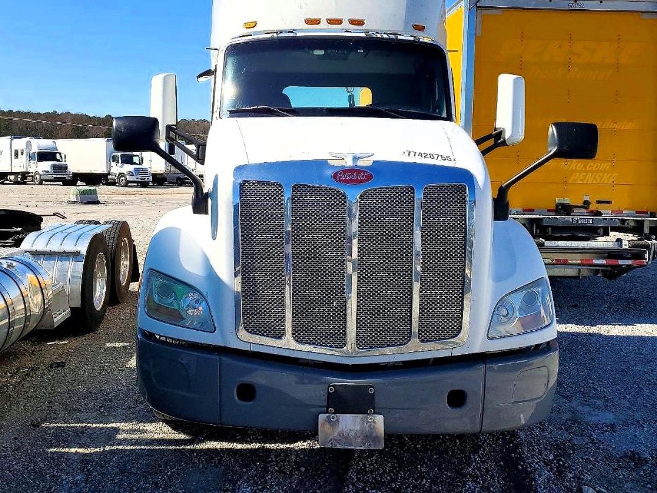 2016 Peterbilt 579 Semi Truck