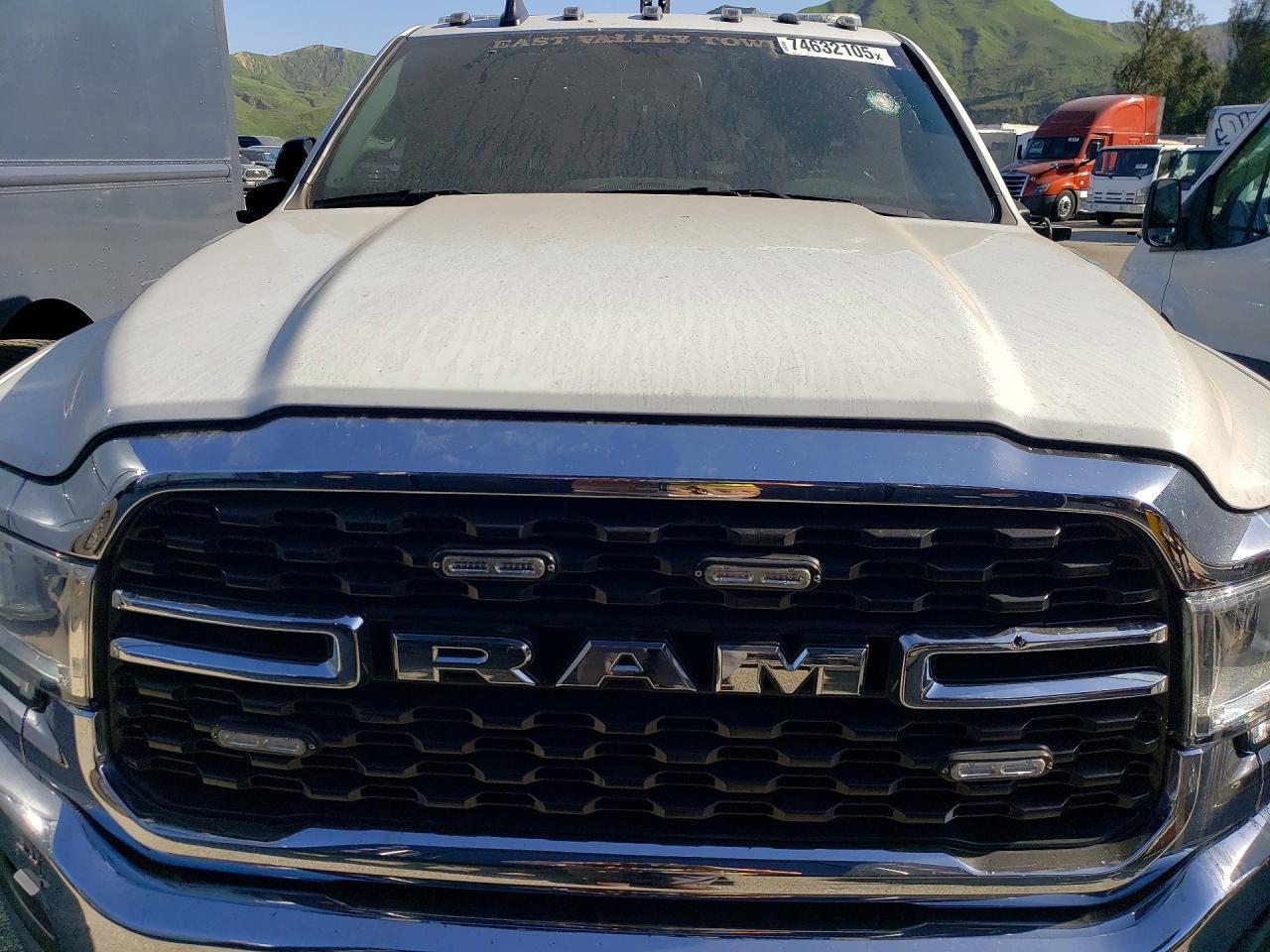 2022 Dodge RAM 5500 TOW Truck