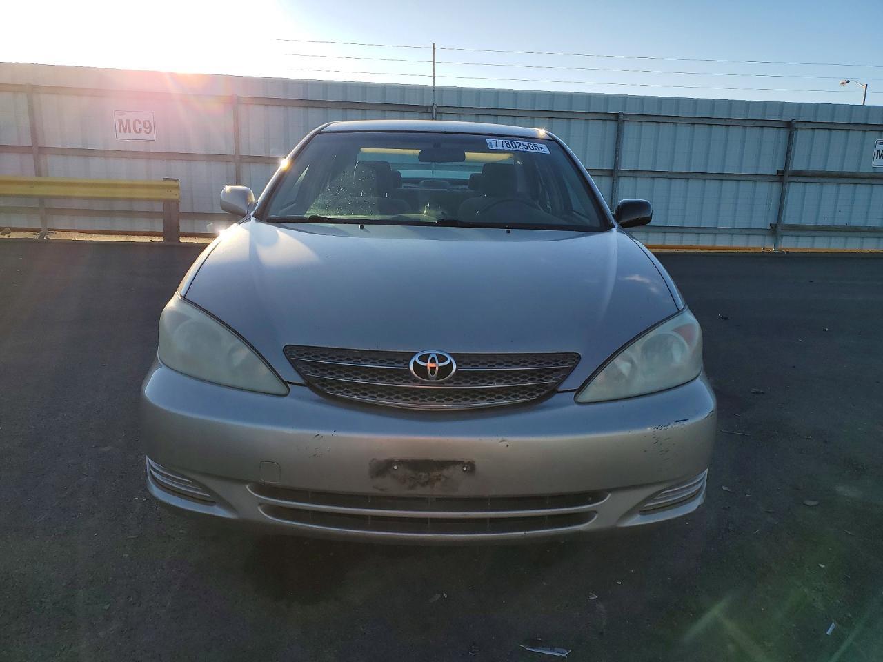 2003 Toyota Camry le