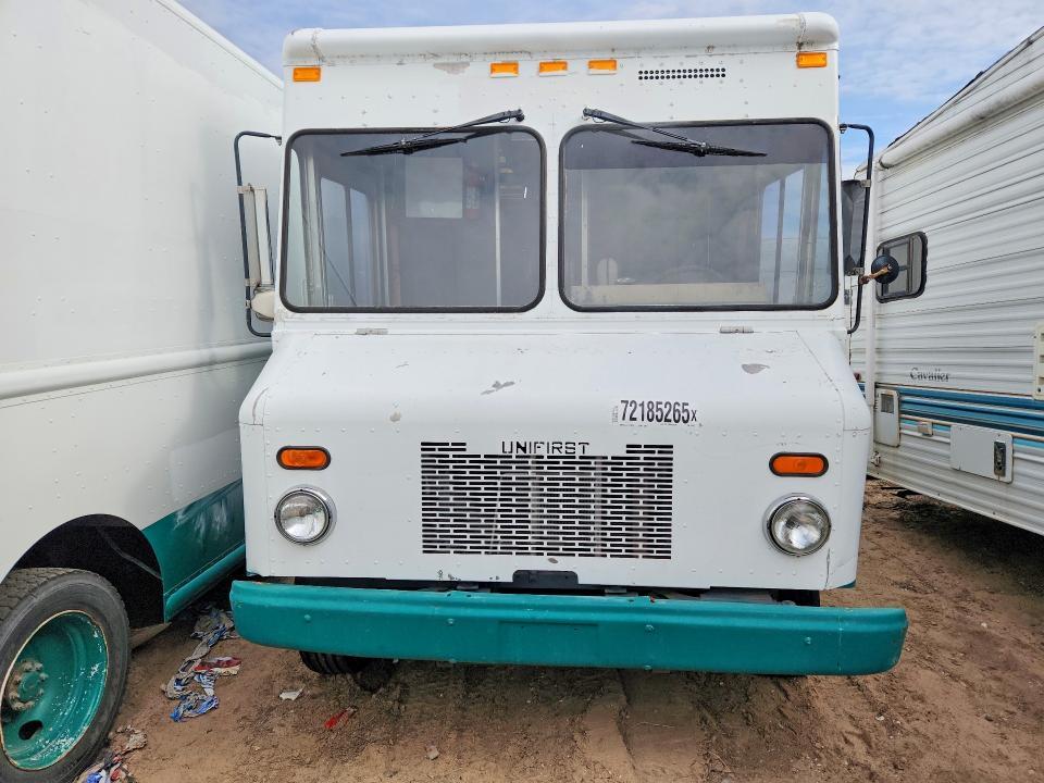 2006 Workhorse Custom Chassis 2006 Workhorse W42 Delivery Truck