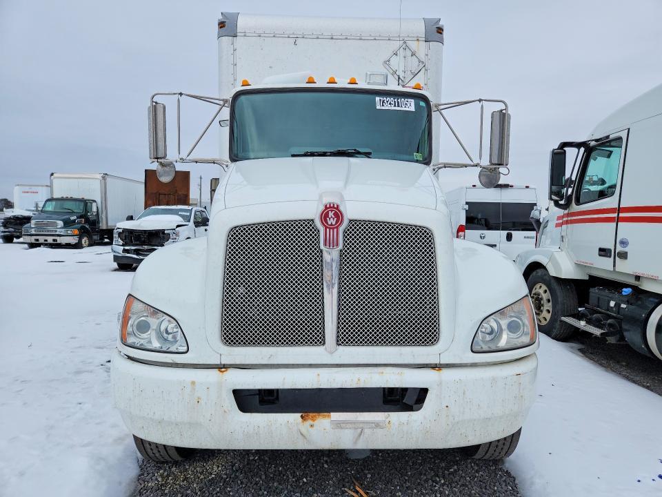 2016 Kenworth T300 BOX Truck