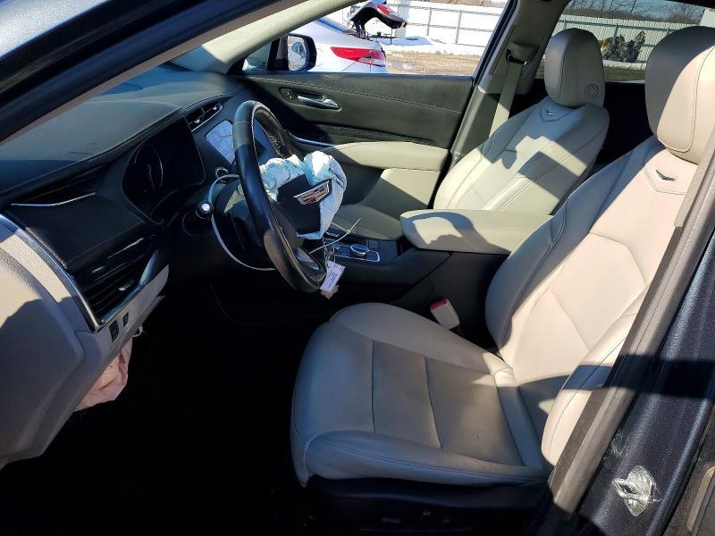 2021 Cadillac XT4 Premium Luxury