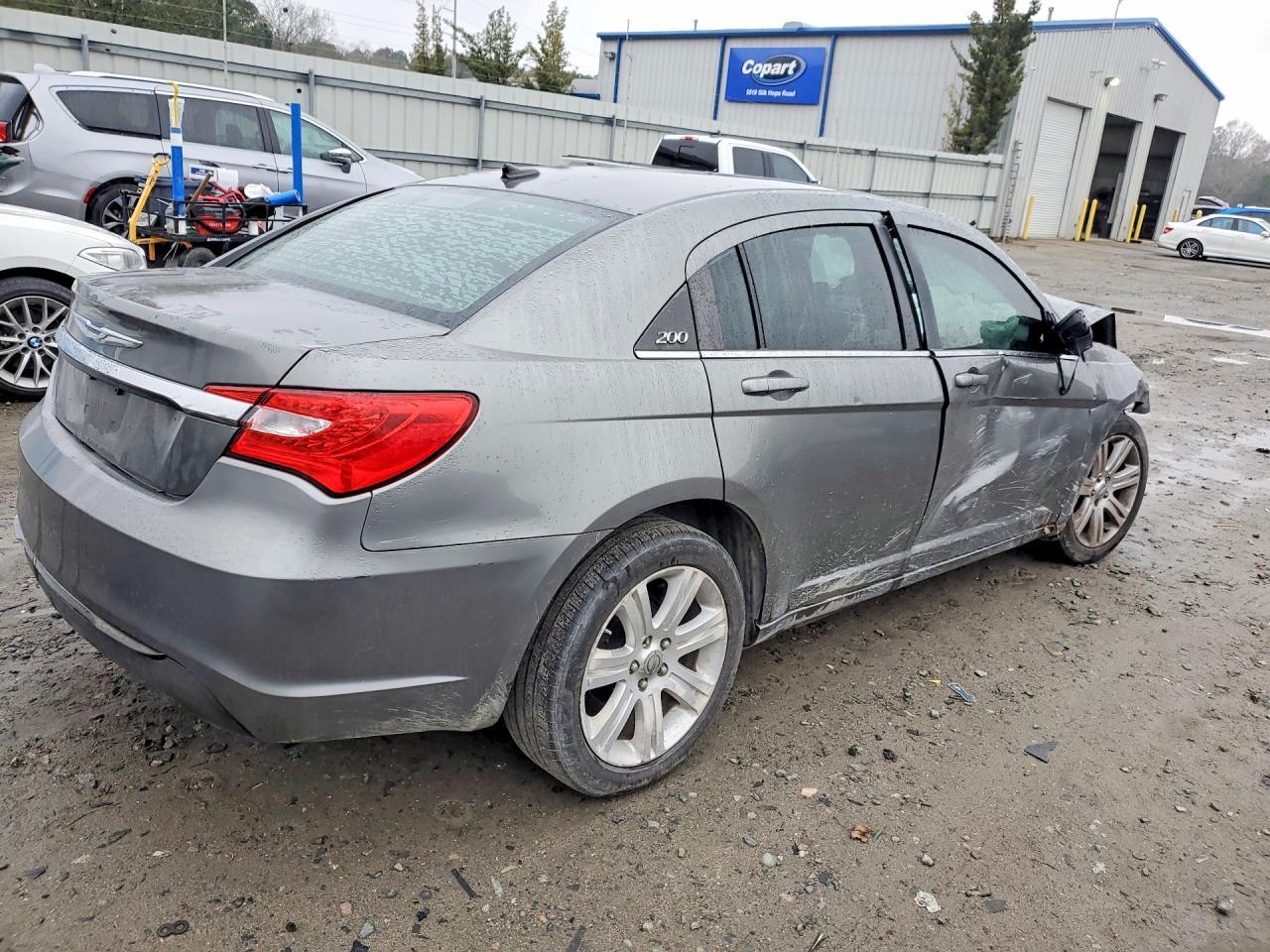 2013 Chrysler 200 lx