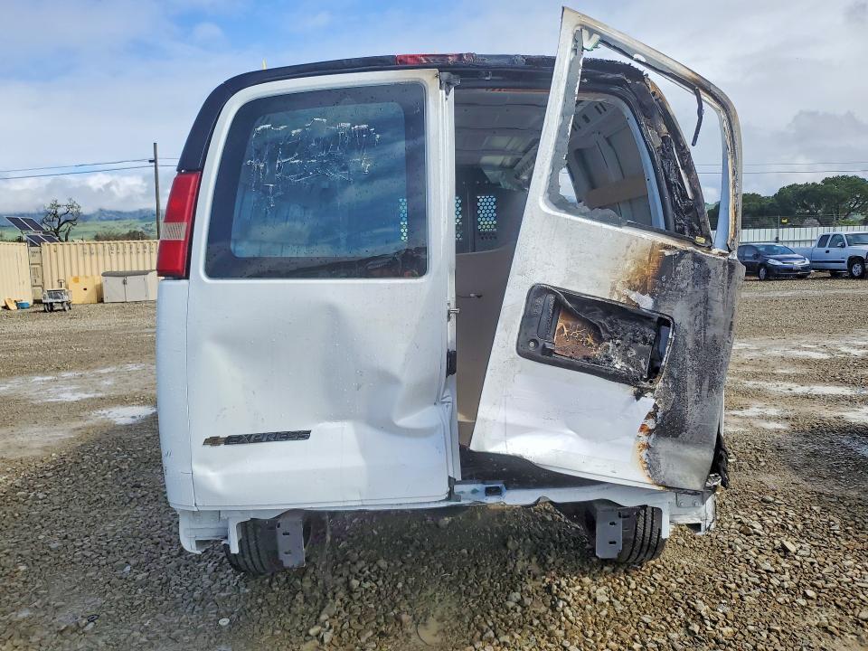 2025 Chevrolet Express G2500