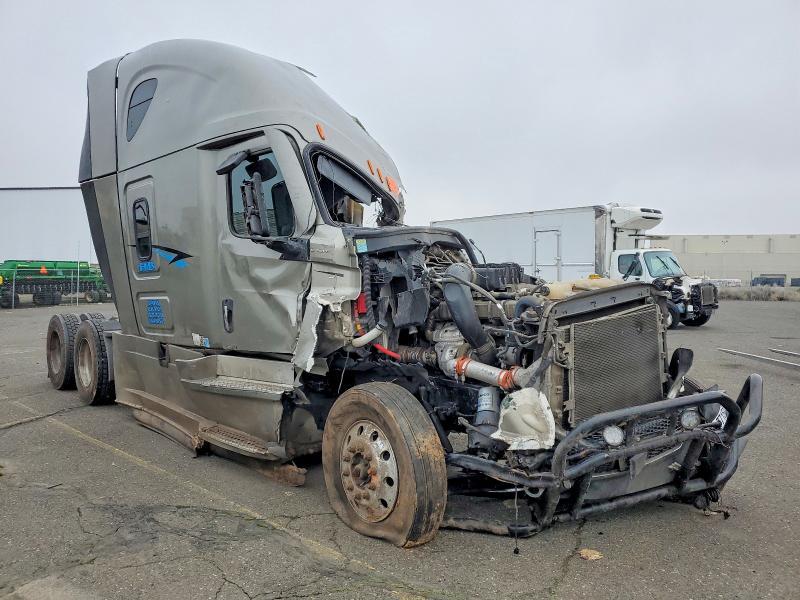 2021 Freightliner Cascadia 1-semi Truck