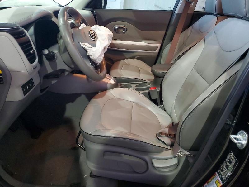 2017 KIA Soul ev +