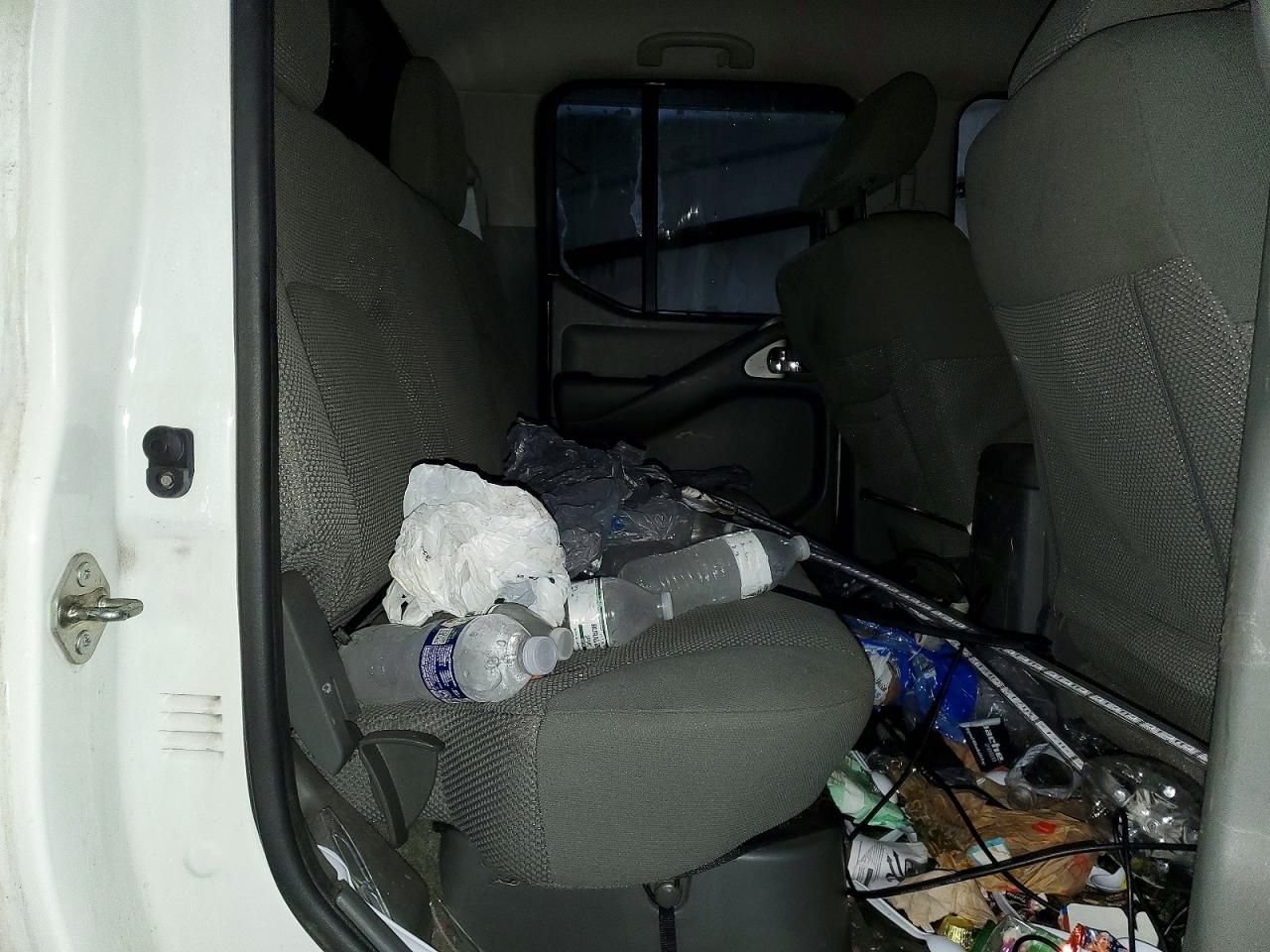 2017 Nissan Frontier sv