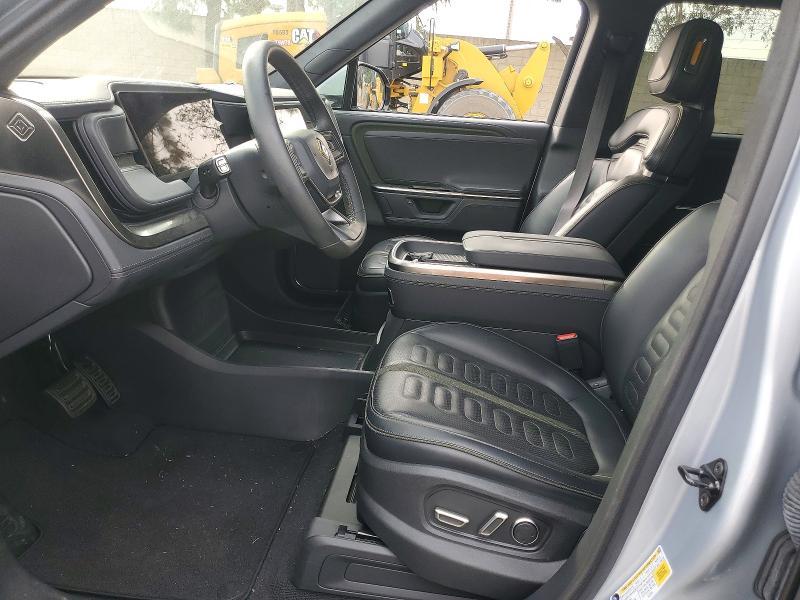 2025 Rivian R1S Adventure