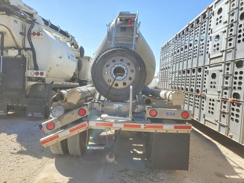 2016 Trail King Pneumatic DRY Bulk Trailer