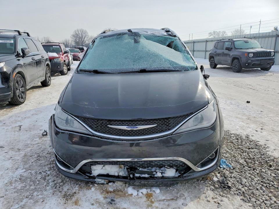 2019 Chrysler Pacifica Touring l