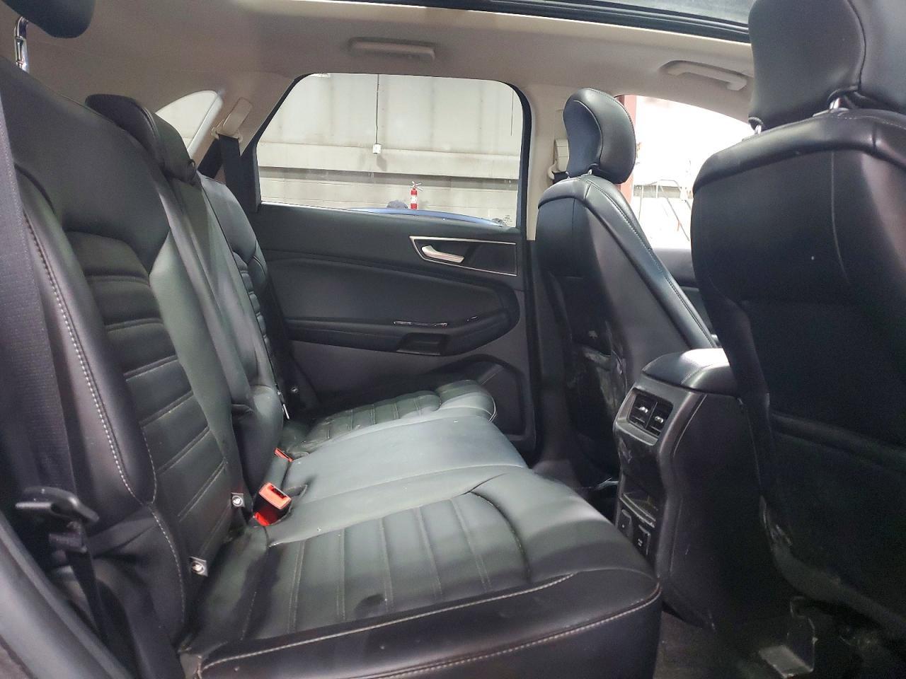 2019 Ford Edge sel