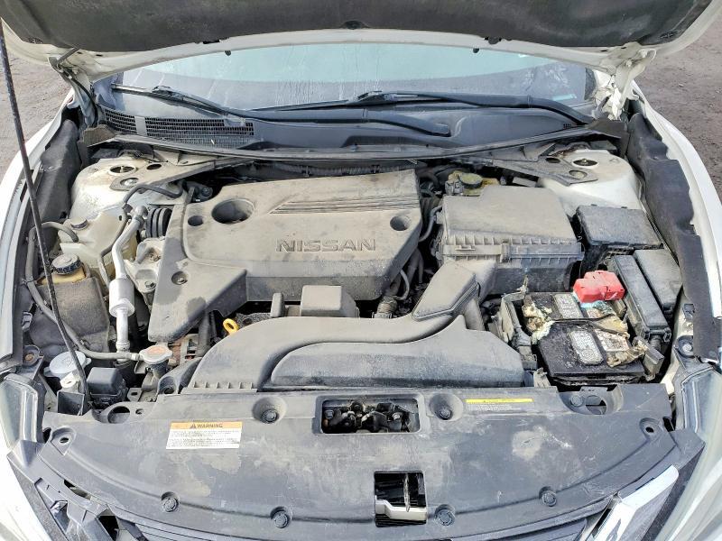 2016 Niss Altima 2.5 sv