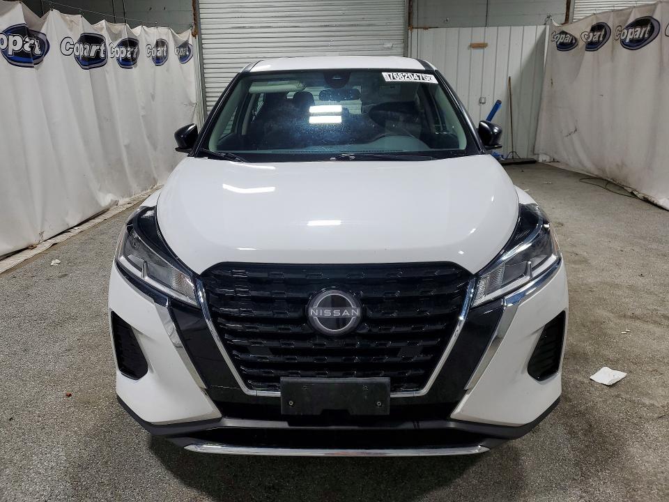 2023 Nissan Kicks s