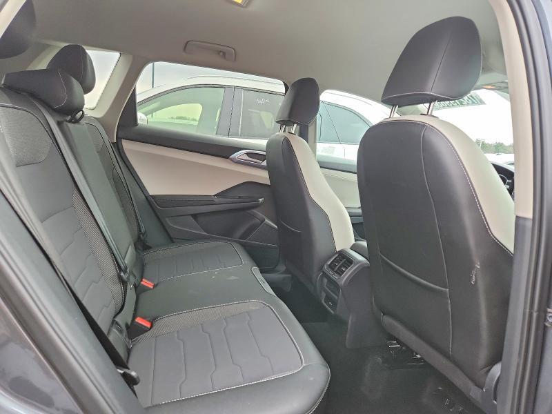 2025 Volkswagen Taos se