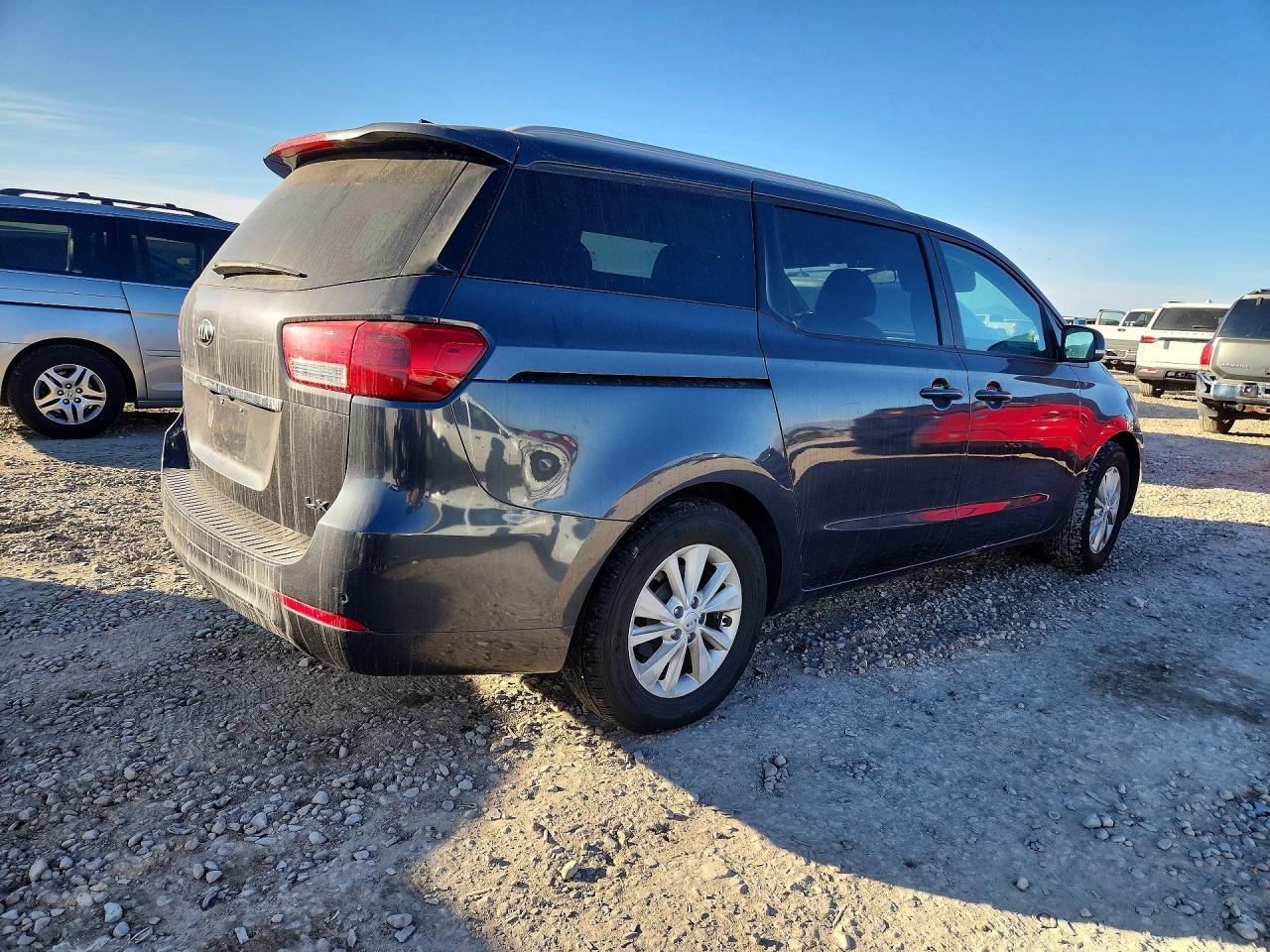 2017 KIA Sedona lx