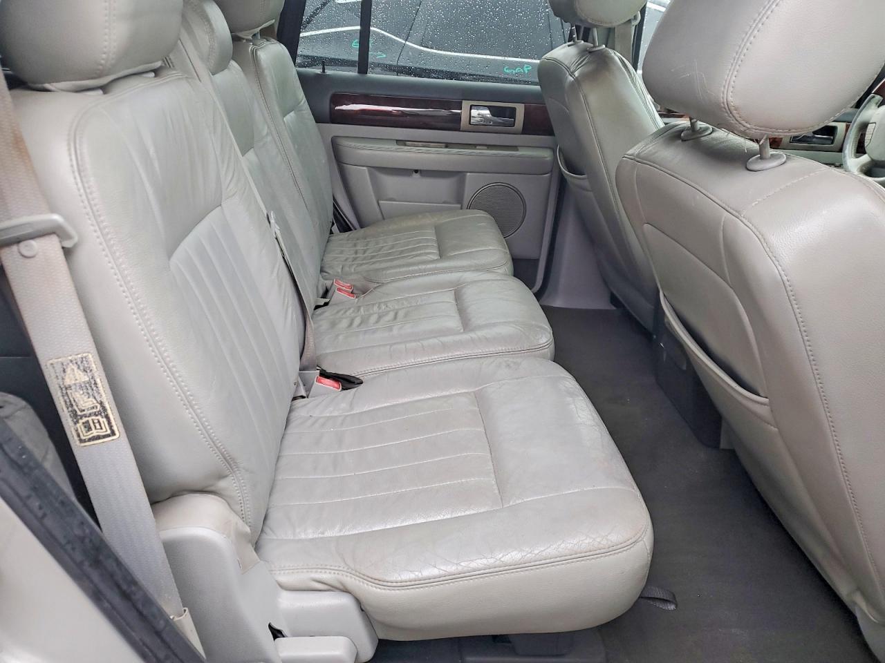 2004 Lincoln Navigator
