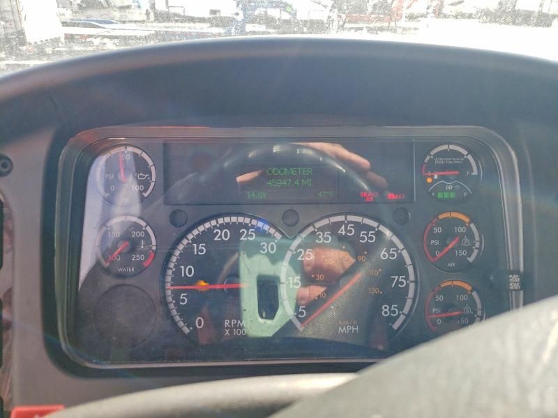 2024 Freightliner M2 106 Med-box Truck