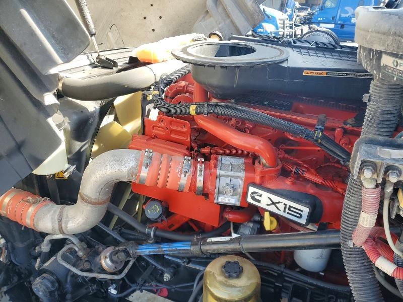 2022 International LT625