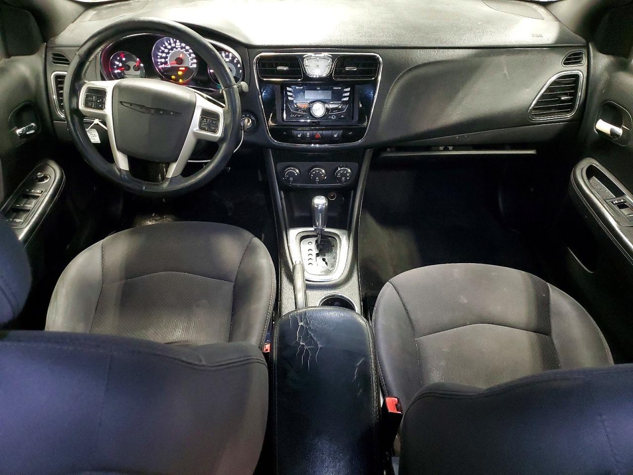 2013 Chrysler 200 s