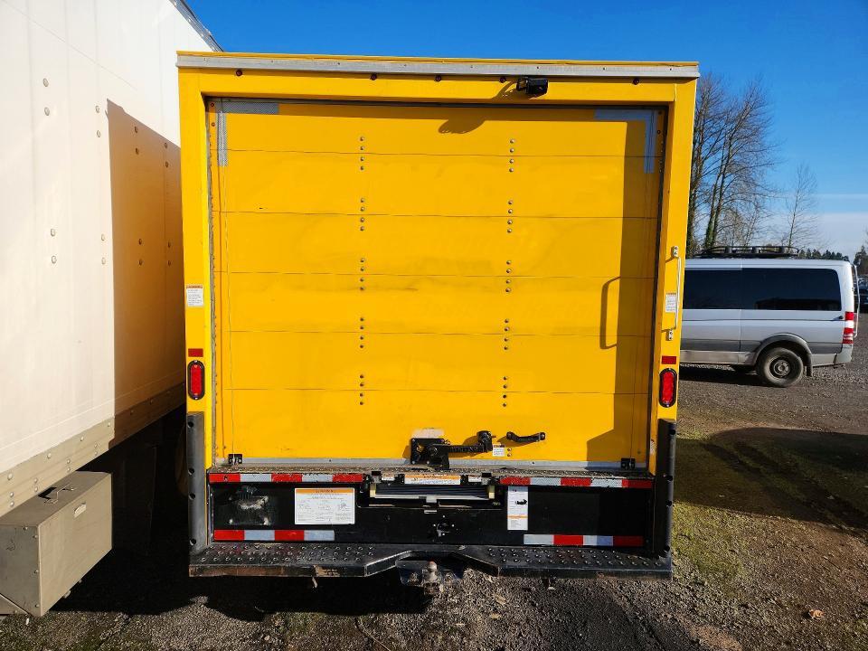 2022 Ford Econoline-BOX Truck