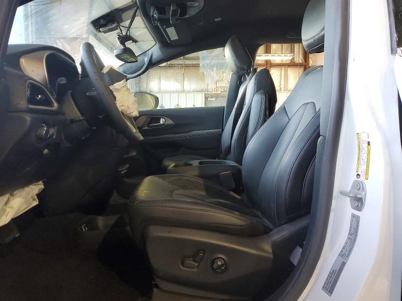 2025 Chrysler Voyager lx