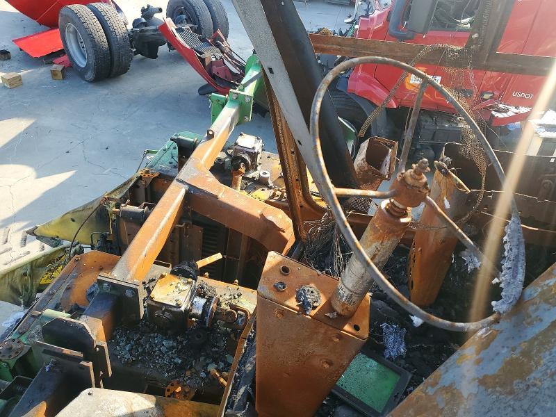 2000 John Deere Com-cotton Picker