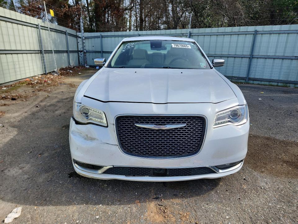 2016 Chrysler 300c