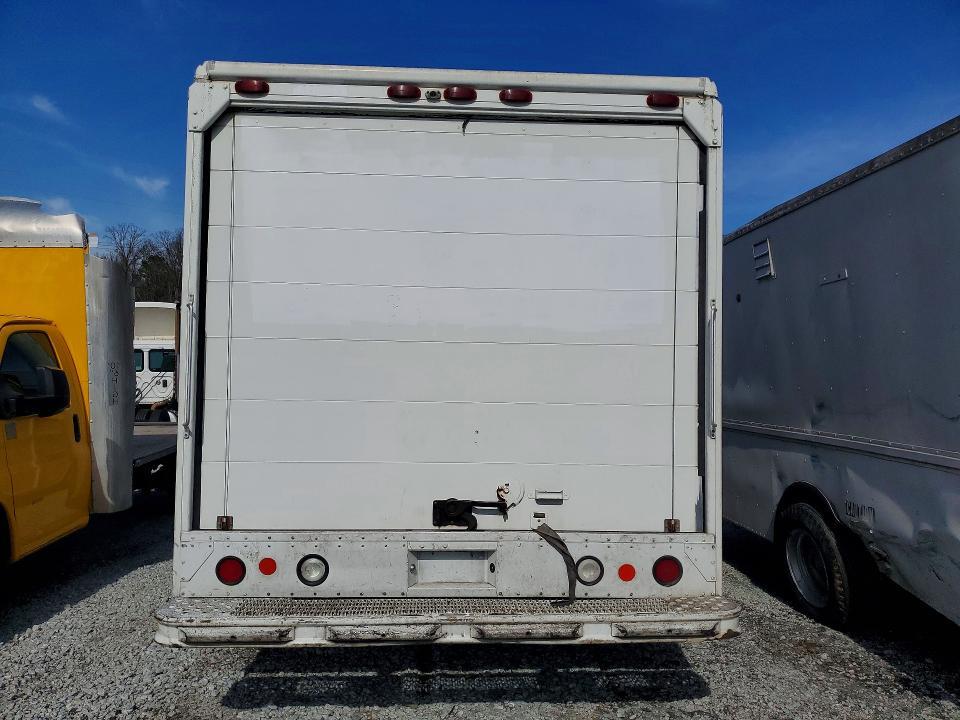 2001 Freightliner MT45 Chassis Delivery Truck