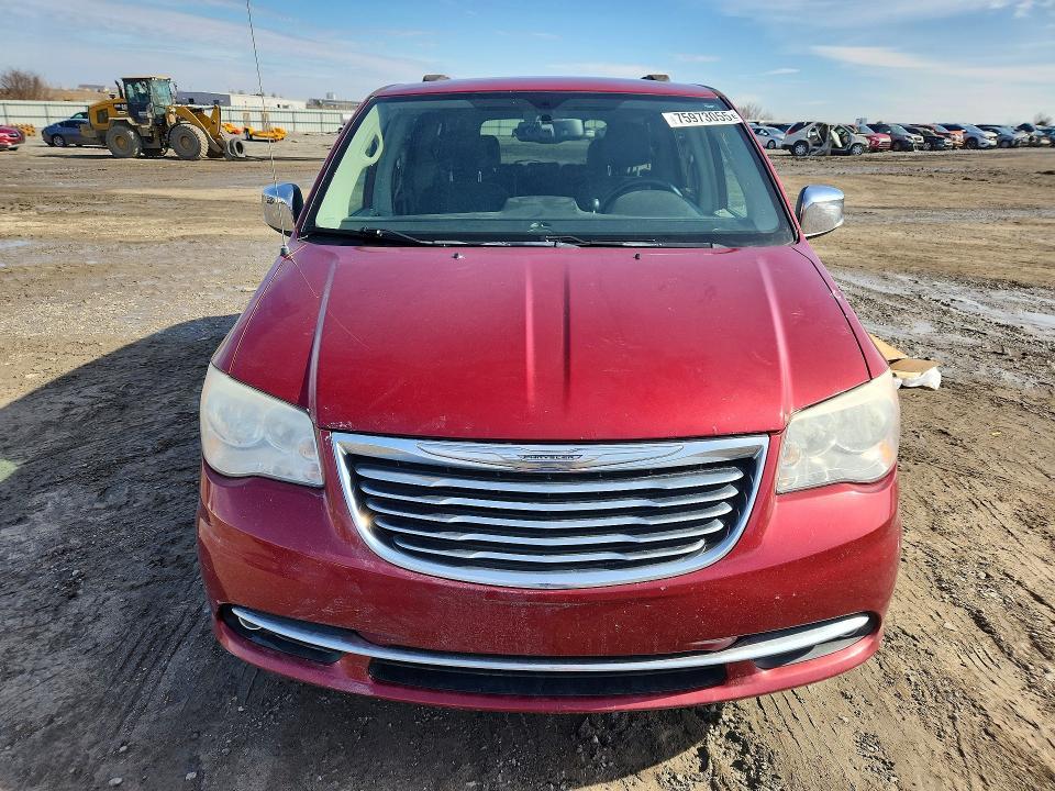2013 Chrysler Town & Country Touring l