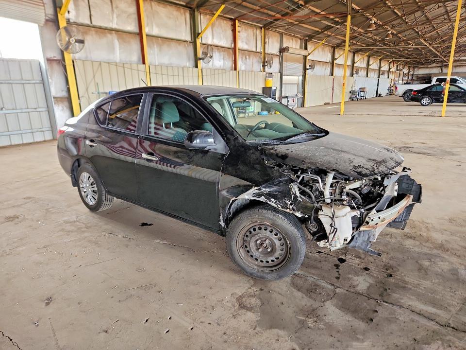 2012 Niss Versa 1.6 s