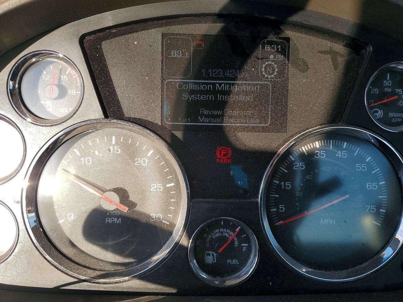 2018 Kenworth T680 Semi Truck
