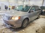 2014 Chrysler Town & Country Touring l