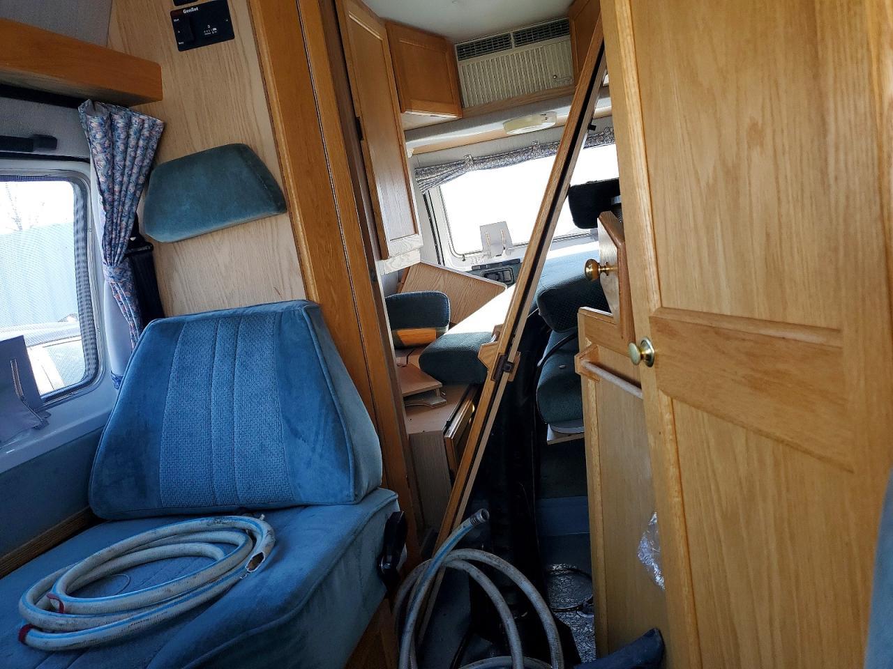 2000 Dodge RAM Van B3500