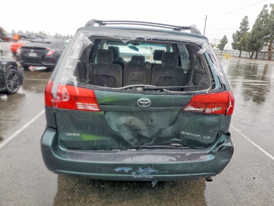 2004 Toyota Sienna ce